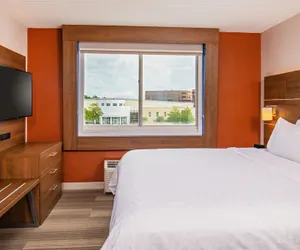 Photo 5 - Holiday Inn Express Chesapeake - Norfolk, an IHG Hotel