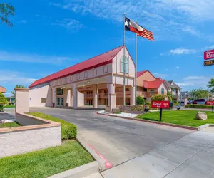 Photo 2 - Red Roof Inn Amarillo West