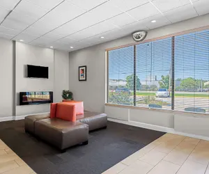 Photo 3 - Americas Best Value Inn Hamilton