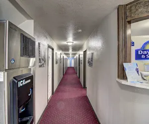 Photo 3 - Days Inn by Wyndham Lolo / Missoula Area
