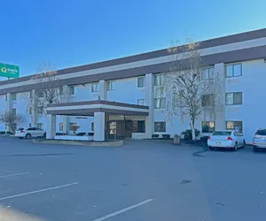 Photo 2 - Quality Inn Arena