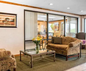 Photo 5 - Quality Inn Arena