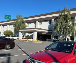 Photo 2 - Quality Inn Arena