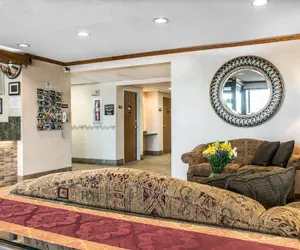 Photo 3 - Quality Inn Arena