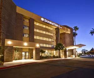 Photo 2 - DoubleTree by Hilton Phoenix North