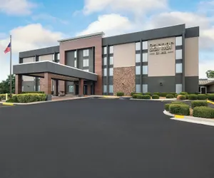 Photo 2 - Garner Hotel Wytheville East by IHG