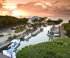 Photo 2 - Ocean Pointe Suites at Key Largo