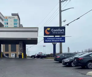 Photo 2 - Comfort Inn & Suites Nashville Downtown – Stadium