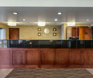 Photo 2 - Comfort Inn Grand Rapids Airport