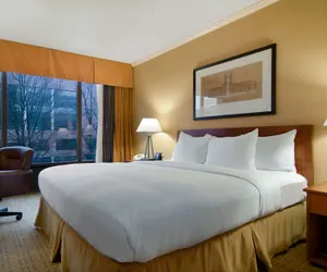 Photo 4 - Hilton Knoxville