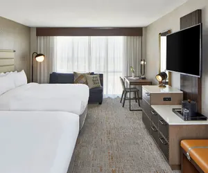 Photo 2 - Renaissance Mobile Riverview Plaza Hotel