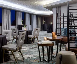 Photo 5 - Renaissance Mobile Riverview Plaza Hotel