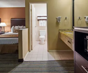 Photo 5 - Best Western Courtesy Inn Hotel - Anaheim Resort at the Park