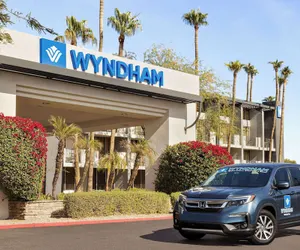 Photo 2 - Wyndham Phoenix Airport/Tempe