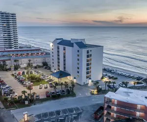 Photo 2 - Tropical Winds Oceanfront Hotel