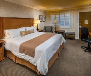 Photo 5 - SFO El Rancho Inn SureStay Collection by Best Western