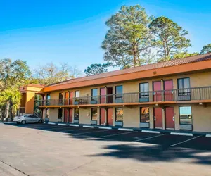 Photo 2 - Econo Lodge Panama City