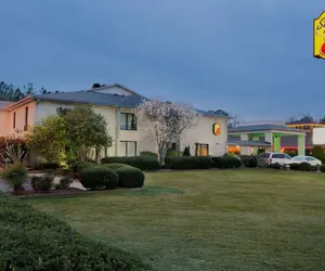 Photo 2 - Super 8 by Wyndham Lancaster