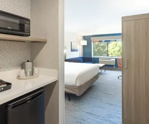 Photo 5 - Holiday Inn Express Bellingham by IHG