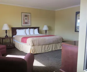 Photo 2 - Travelodge by Wyndham Stratton