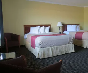 Photo 5 - Travelodge by Wyndham Stratton