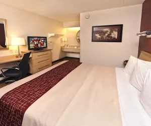 Photo 2 - Red Roof Inn Lexington South