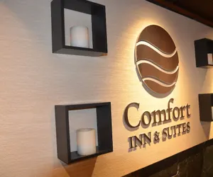 Photo 3 - Comfort Inn & Suites Vancouver Downtown City Center