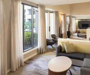 Photo 3 - Courtyard by Marriott Orlando Airport