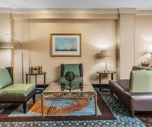 Photo 2 - Regency Inn & Suites New London, Mystic
