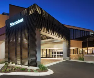 Photo 2 - Sheraton Bloomington Hotel