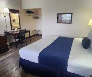 Photo 2 - Parkview Inn and Conference Center