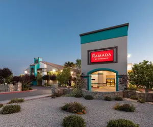 Photo 2 - Ramada by Wyndham El Paso