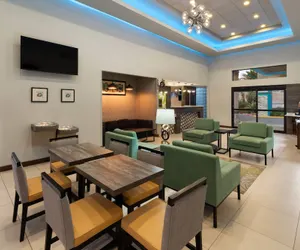 Photo 2 - Ramada by Wyndham El Paso