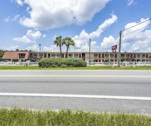 Photo 2 - Red Roof Inn MacClenny