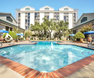 Photo 2 - DoubleTree by Hilton Dallas - DFW Airport North