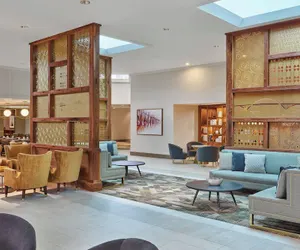 Photo 5 - Sheraton Portland Airport Hotel