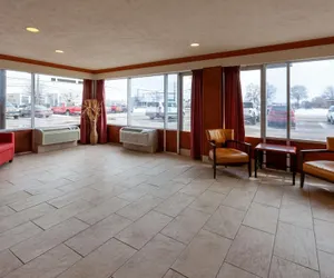 Photo 3 - Travelodge by Wyndham Cleveland Airport