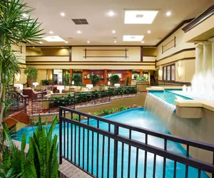 Photo 2 - Holiday Inn Hotel & Suites Cincinnati - Eastgate, an IHG Hotel