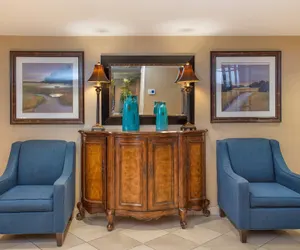 Photo 4 - Arlington Court Suites, a Clarion Collection Hotel