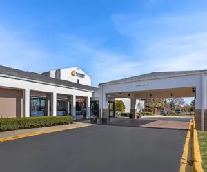 Photo 2 - Comfort Inn & Suites Arlington Heights - Buffalo Grove