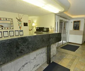 Photo 5 - Howard Johnson by Wyndham Benton Harbor/St. Joseph