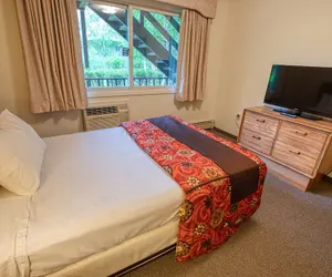 Photo 4 - Wedgewood Resort