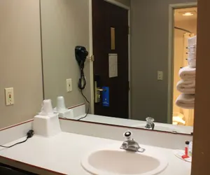 Photo 4 - Days Inn by Wyndham Seatac Airport