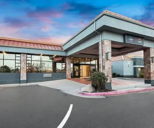 Photo 2 - Clarion Inn Salt Lake City Airport