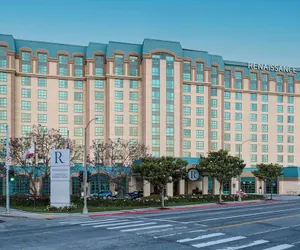 Photo 2 - Renaissance Los Angeles Airport Hotel