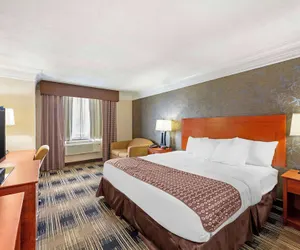 Photo 4 - Best Western The Inn At Rochester Airport