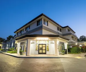 Photo 2 - Governors Inn Hotel