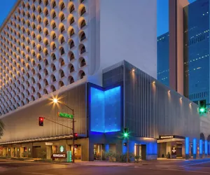 Photo 2 - Renaissance Phoenix Downtown