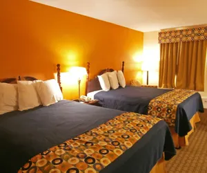 Photo 3 - Newnan Lodge