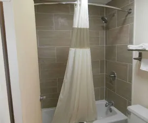 Photo 4 - Newnan Lodge